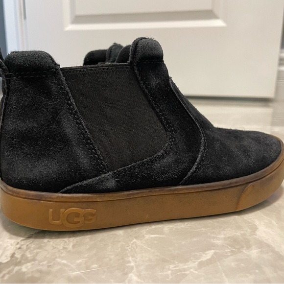 Toddler Ugg booties size 12 - Picture 5 of 5